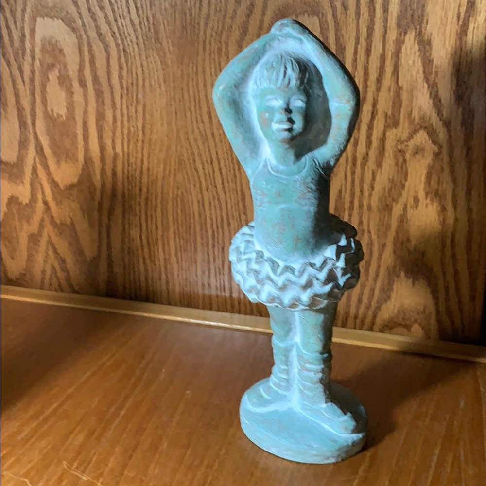 Isabel Bloom figurine, “Grace”. Girl ballerina